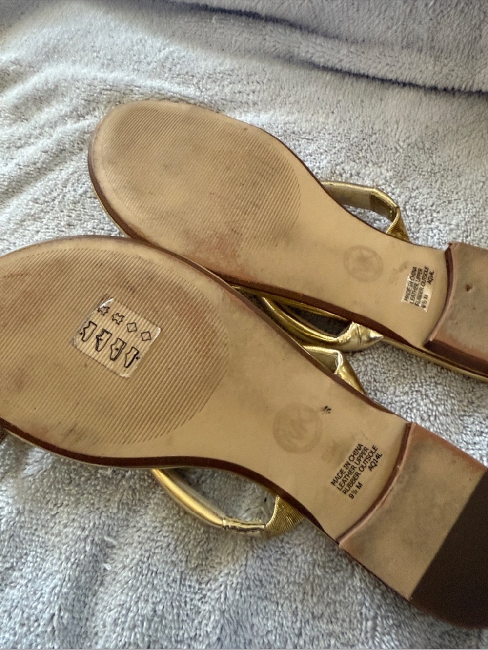 Michael Kors Vera Toe-Ring Slip-On Flat Sandals Womens 9.5 - Picture 10 of 10